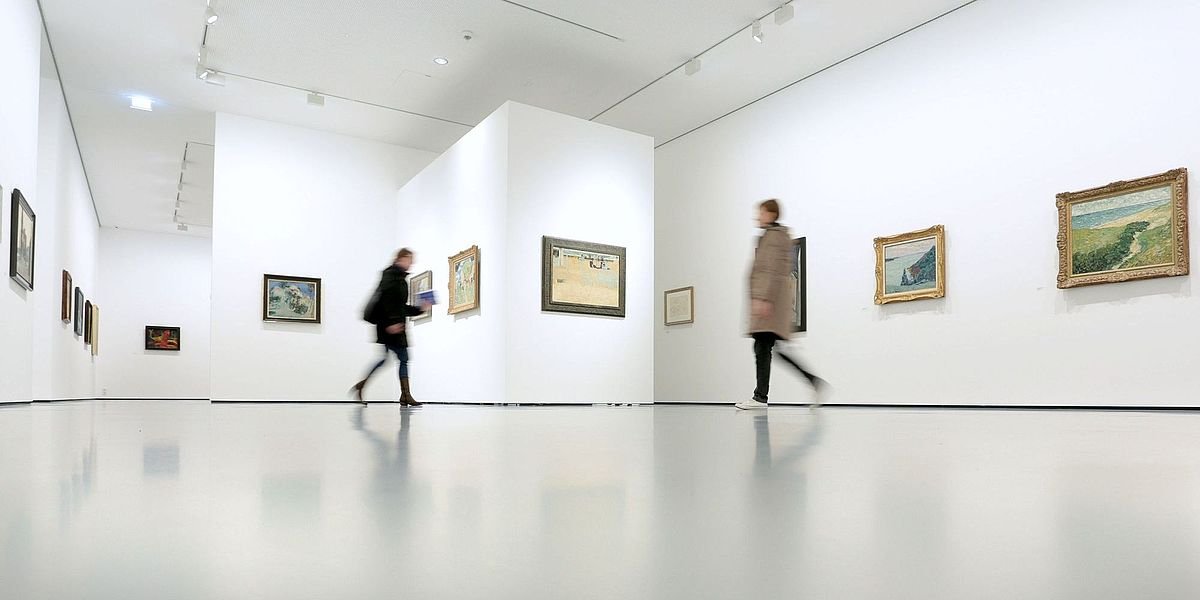 🖼️ 지하 미술관 (무제움 운터 타게)